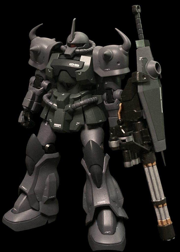 厚みを持たせたお陰でボリュームがアップしガトリングシールドの存在感を大きくできたと思います。次またグフカスタムを作るなら本体側にも手を入れたいところです。