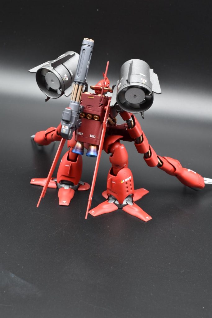 バックパックには、ドラッツェのガトリングをマウントさせました。