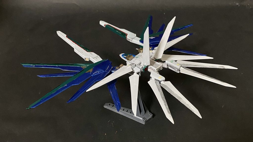 かなりデカいファイターです。