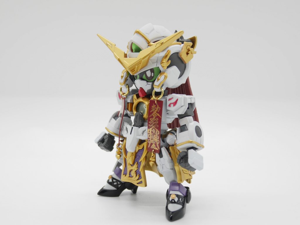 ナドレ×チャイナ服のコンセプトで製作しました。・デザインのこだわりポイントもみあげ部分はお札のアクセサリーで再現靴はエナメルハイヒールに見えるようにクリアでトップコートしています。