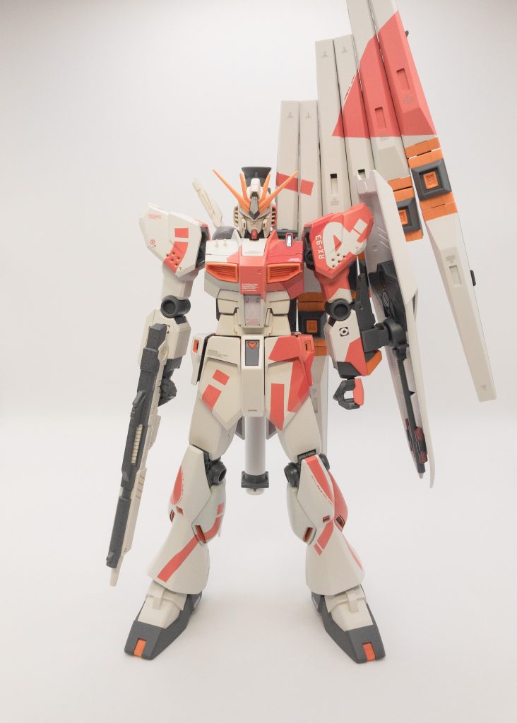 改修は腰部を延長&幅増し。スカート部を幅詰めすることで、正面から見た時に「A」の字に見える様なラインを意識しました。その他は作例に倣ったディテールの追加のみ