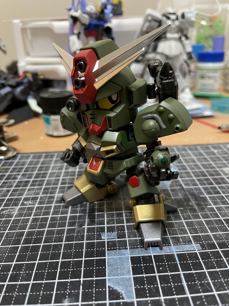 パイナップルボール!部分塗装に水性塗料を使用しました。