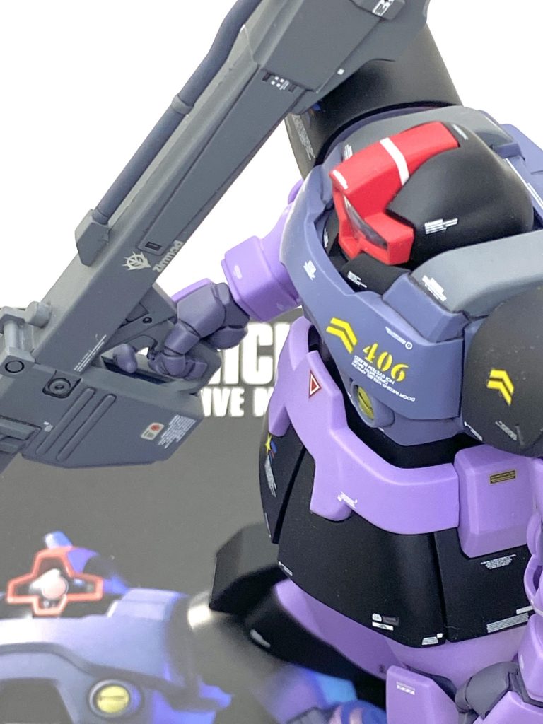 最後は説明書と。ドム/リック・ドムのキットはMGをそのままスケールダウンしたプロポーションなのですがMGが20年以上前のキットとは思えない程の傑作でしたから当然HGの方も傑作でした。合わせ目は少なく、頭には内部メカもある上にクリアーパーツも使われていますし、ドムとリック・ドムの設定上の違いもちゃんと再現されていますから黒い三連星だけでなく、コンスコン隊再現の為に12機買う人もいると思います(笑)。そしてリック・ドムの武器でありますビームバズーカ・・・これがまた良く出来ているので合わせ目だけ消せれば無塗装でもイイ感じに仕上がると思いました。昨今のガンプラ飢饉でこのキットは常に瞬殺で中々見なくなってしまったのですが・・・本当に傑作なのでドムとリック・ドムの両方で作って貰いたいと心から願います。ご覧して頂きありがとうございました。