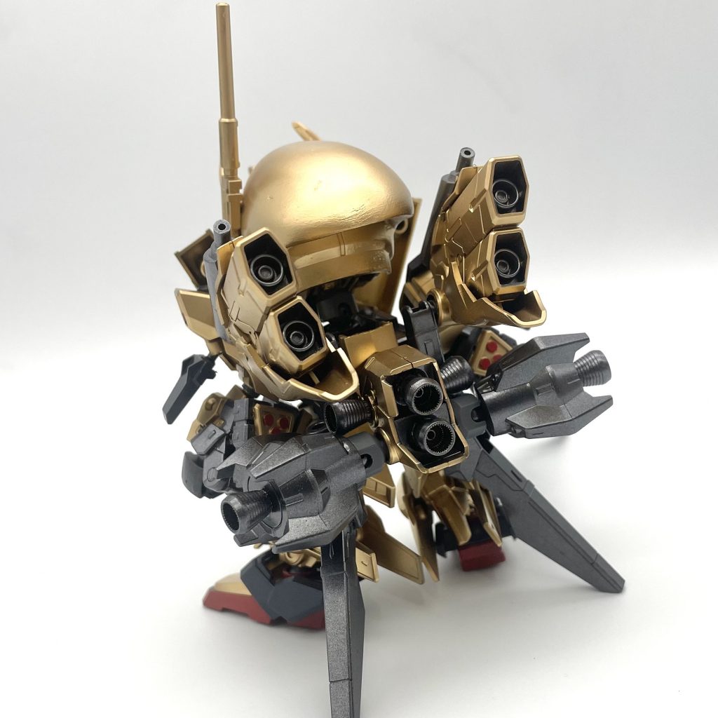 バックパック部分は、BB戦士シナンジュのバックパック、HGイージスナイトの槍、SDCSのゼータガンダムのバインダーなどを使用。