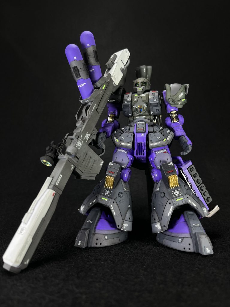 いわゆるアイナザクですが、そのまんまってのも面白くないと思ったので微差ですがザクⅠの頭を採用し、アイナザクと同じ時期に開発された機体という設定で作成しました。(本当の理由はザクⅠの顔のがカッコいいと思うからなのは内緒です)