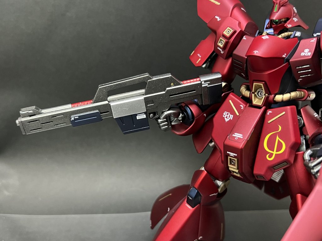 デカールは逆シャアのネオ・ジオン軍MS用とRGサザビーを使用。動力パイプやライフル等オリジナル配色にしてる部分もあります。
