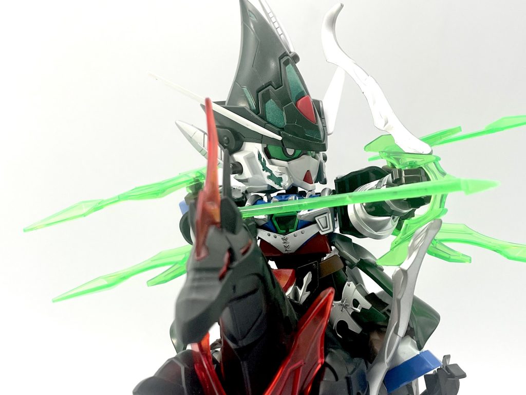 軍馬に乗せても合います。今度発売されるナイトワールドverの軍馬にも乗せてみたいですね。ちなみに矢は付属しません。写真のはランナーで適当に自作したものです。雰囲気は出ますね