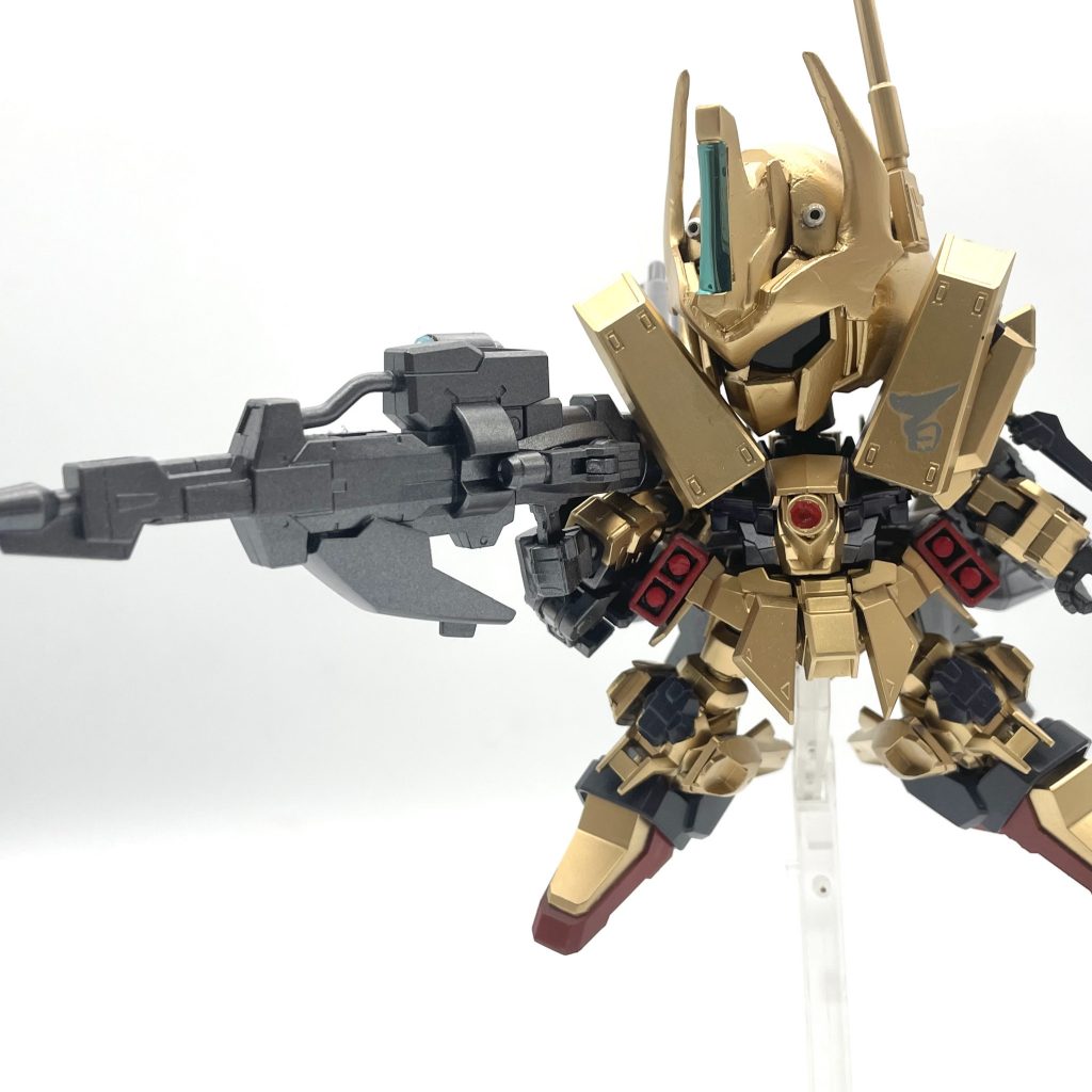 特徴的な胸部の装甲にはボールデンボールアームズで余るあのパーツを使用(笑)ミサイルもボールデンのミサイルポッドを加工して制作しました。