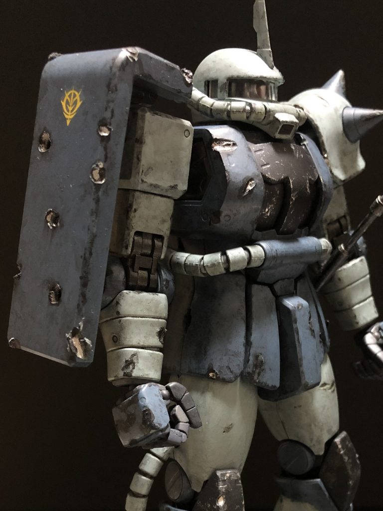 激戦の中、奮闘するジオン兵を妄想しながら…初めてダメージ加工してみました😅