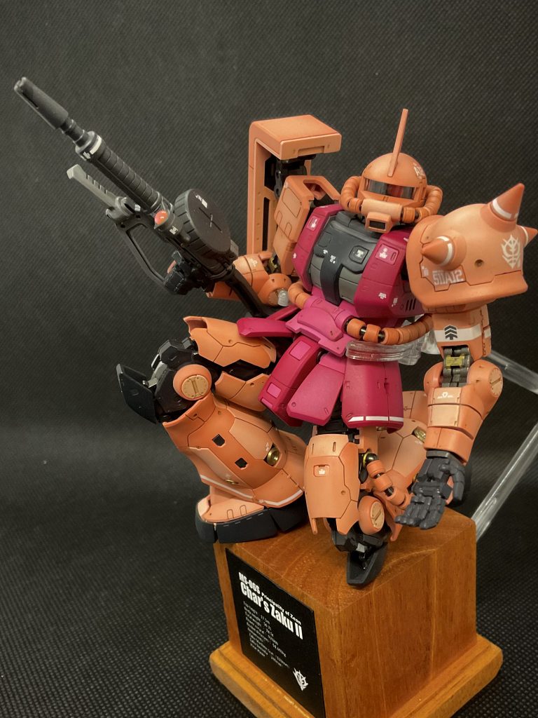 こだわりは台座！（笑）博物館のキャプションボード風です。