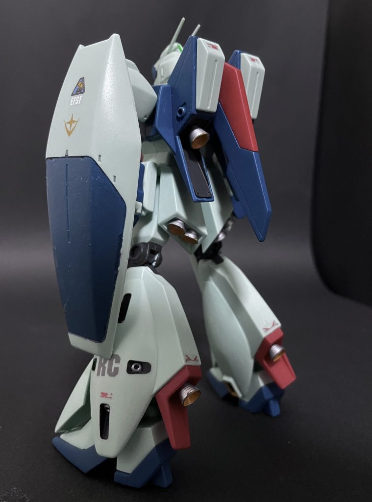シールド裏が見えなかったらもはやHGと言われても疑わないかもしれません(笑)HGリガズィも幻のキットですが、旧キットが手に入ったらぜひ手に取られてみてはいかがでしょうか?以上になります、最後までご覧いただきありがとうございました。