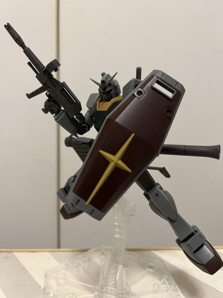 ということで終わりです。デカールを貼らなかったのは、割と偶然なのですが、こっちの方がなんかいいかもなダークガンダムでした。使わなかったデカールは何かしらのMGに回したいですね。それじゃあ。。