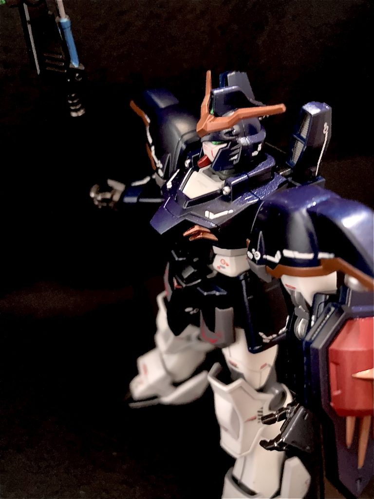 黄色の部分が個人的に「うーん」と思いメタリックオレンジにしてみました。ボディーはメタリックパープル、赤はメタリックレッドを使いました。