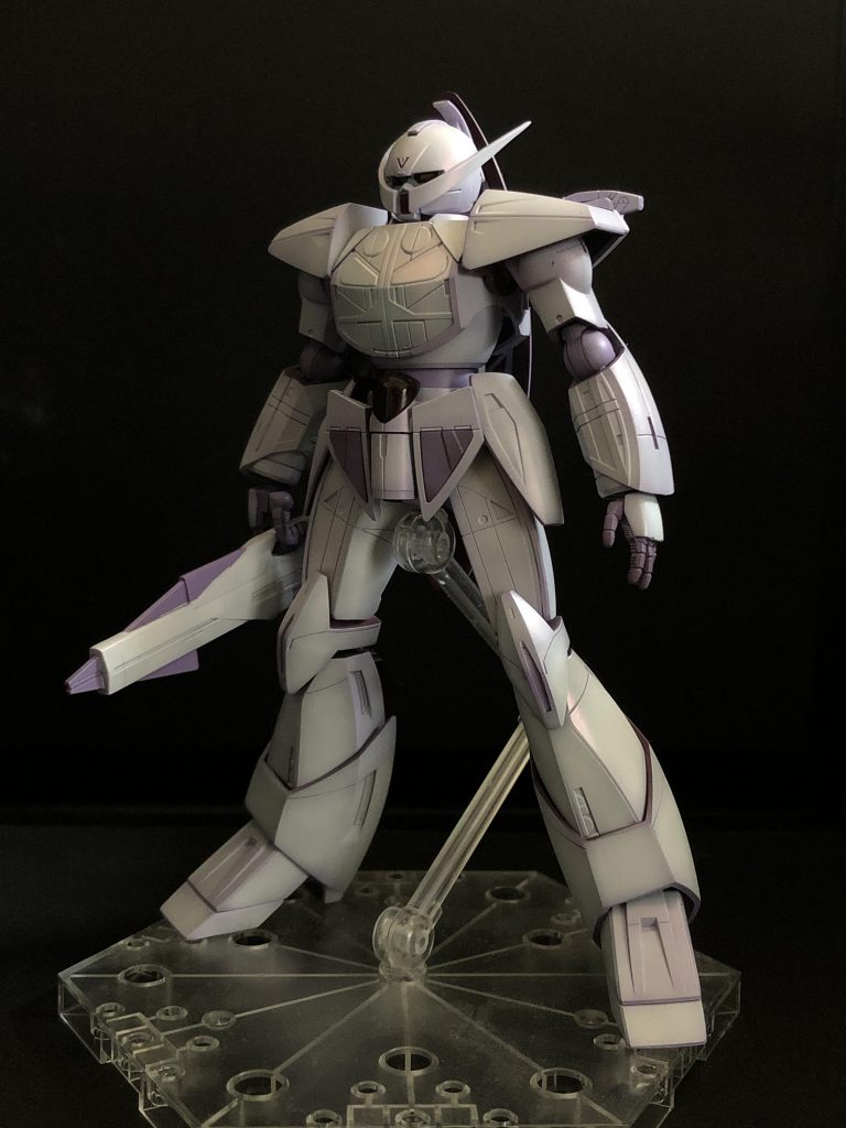 一部の合わせ目と足裏の肉抜き穴を埋めて、ヒゲをシャープ化しています。他は全く触っていませんので、非常に出来の良いキットだと思います。唯一の不満はハンマーが付属しないところですね。