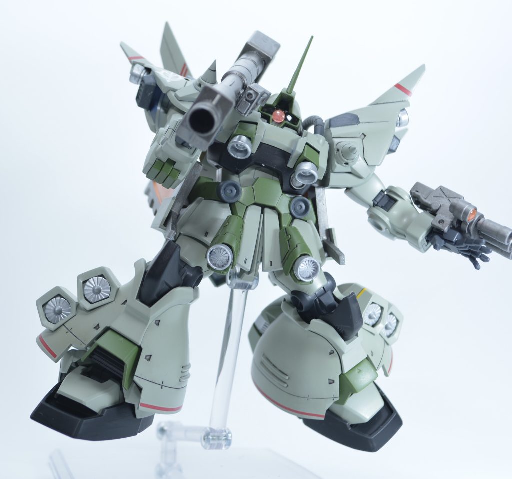 バズーカ構えこのキットは胸が広く両手で構えられないのが悲しいところ、、、