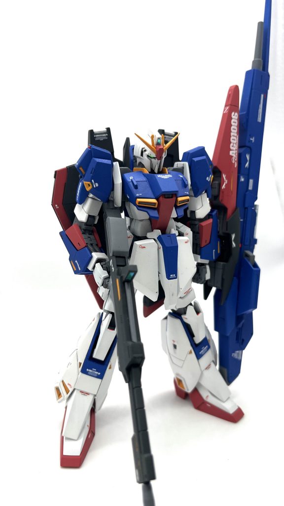 関節ジョイント剥き出しの肩の回収もお気に入りポイントですが、正面からはあまり見えない…