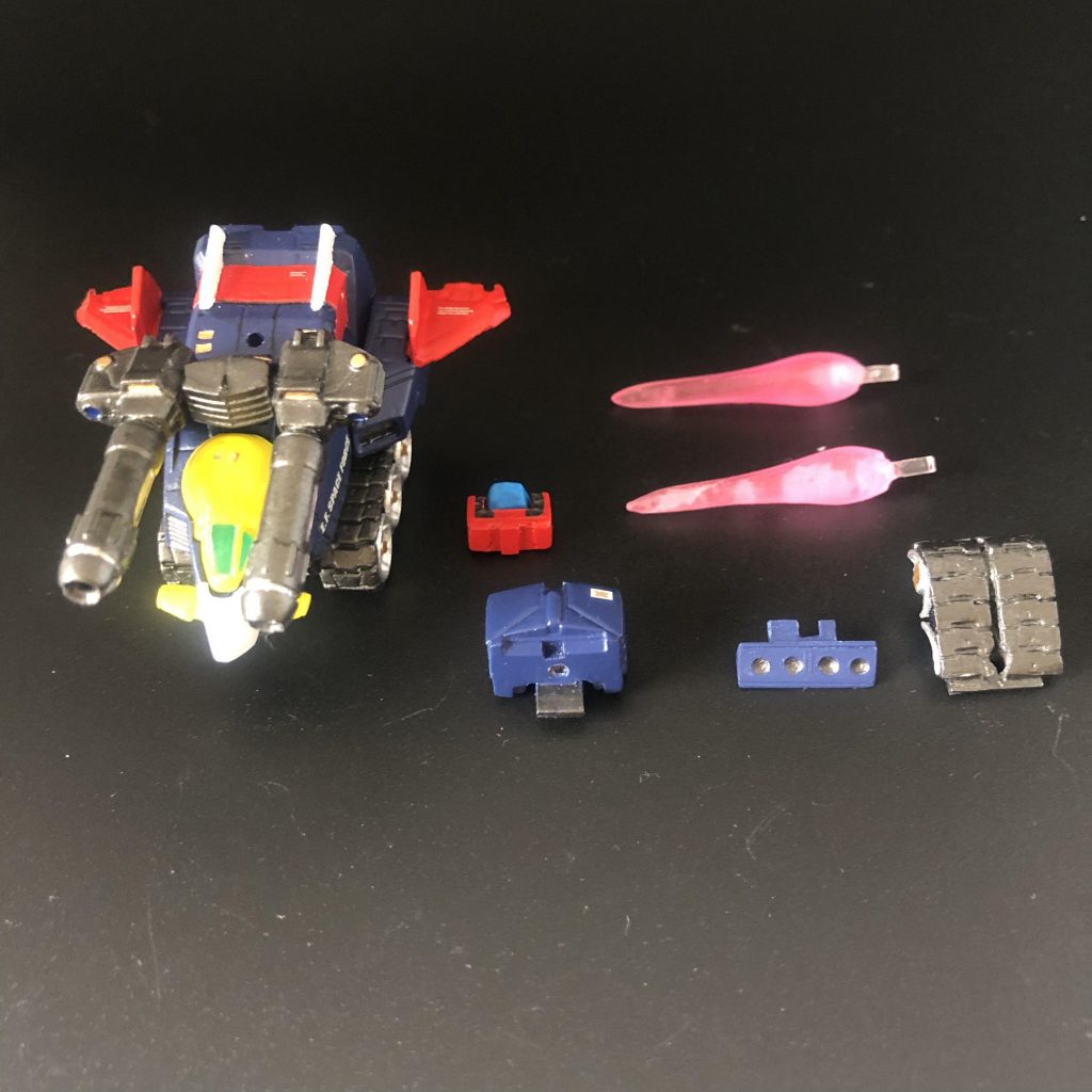 全パーツを並べた状態です。ガンダム/コアファイター/gアーマーと、あるので何回かに分けてアップします。
