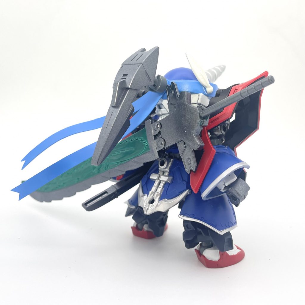 ちょんまげの代わりにゼータシールドを装備。飛翔の盾が変化した飛翔の羽織。その名の通りフライングアーマーモチーフです。