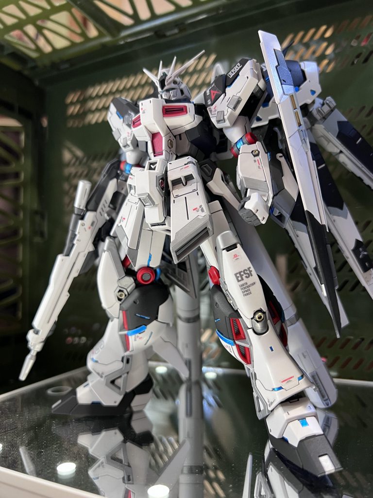 Hi-νガンダム typeR アムロ機–4枚目/制作者：真樹京介