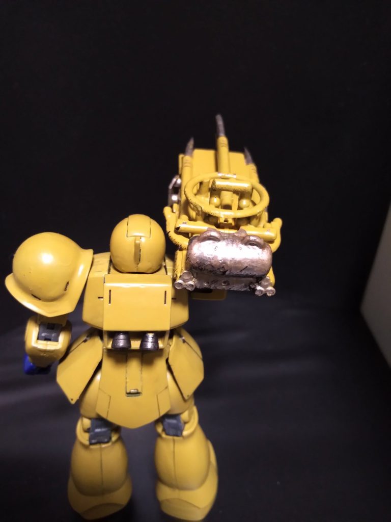 しっかり計って切って付けてなくて見ての通り歪んでいます。思い付きで形をつけ足していくたのしさ優先でした。