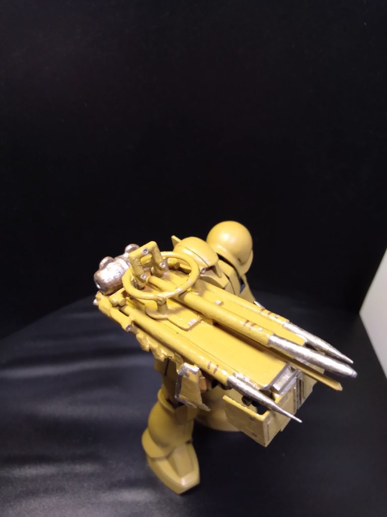 杭打ち射出機。大型の杭を射出する工作作業用の代物。岩盤を撃ち抜けるのでMSにも刺さるでしょうね。