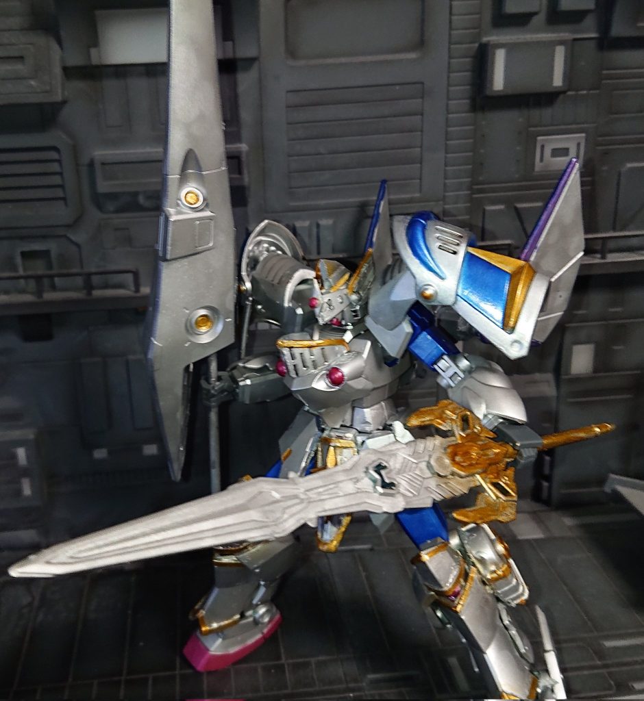 羽根はDX版BB戦士バーサル騎士の兜から(数十年前のジャンクが残ってた)