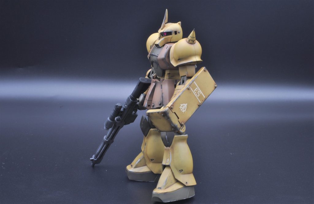 シールドは元々スパイクがありましたけど、切り取ってプラ板重ねてそれっぽくしました。