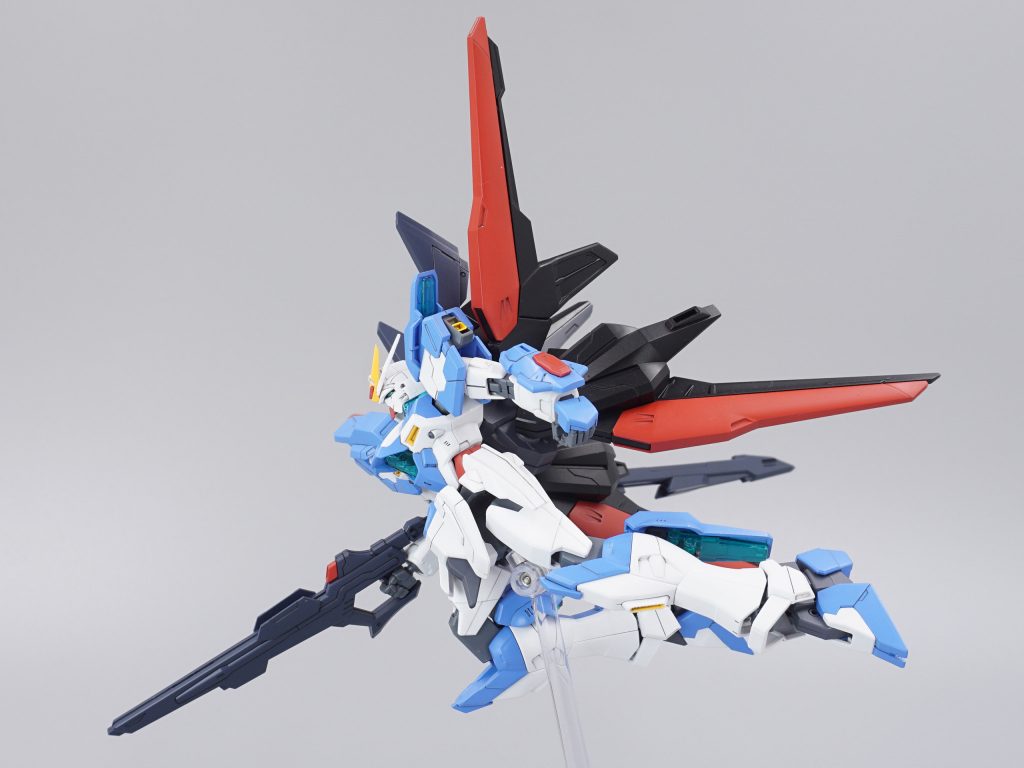 ガンダムヘリオストリニティ–3枚目/制作者：@specterying