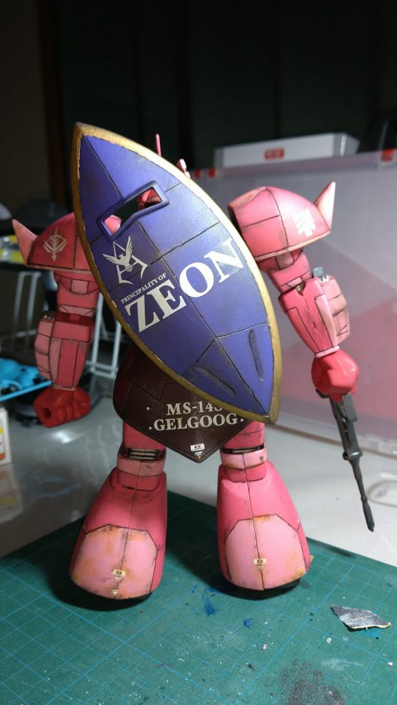 バックショットです。足の合わせ目は敢えて消さずスジボリを施してます。