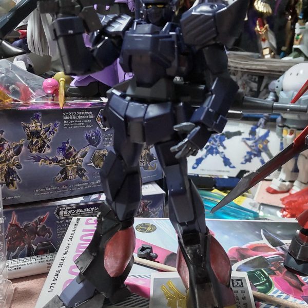 Gエグゼス・ジャックエッジをメインにした改造ガンプラを制作中。今回のテーマは海賊っぽいMSです。去年末あたりに制作したGサイフォス・メアリルージュの相方として、アン・ボニーをモチーフにしたのを目指してみようかなと思います。改造点として、脚部をジェガンのを移植して下半身を少し延長しています。機体のカラーリングをどうするか……メアリと同じ様に赤く染めてやるか……？他にも専用の武器が欲しいところだけど、なにかいいネタはないものかなぁ。（2枚目）