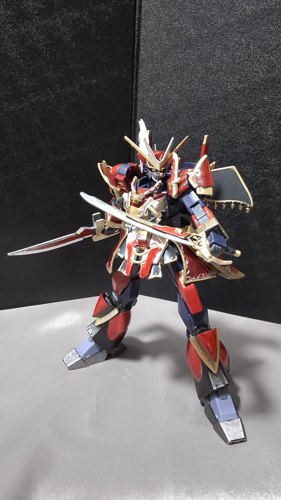 ヘアテイルベンジャミンV2ガンダムの武装の一つで、左腰の鞘から取り出す。こちらも発熱機能を持たせるように改造されている。