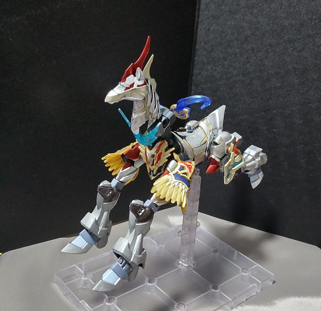 イメージカラーはアーサーに合わせてシルバーメインで塗ってます。※新しく出たホワイトゴールドも使ってますが、レッドやイエローに比べると薄めですね。