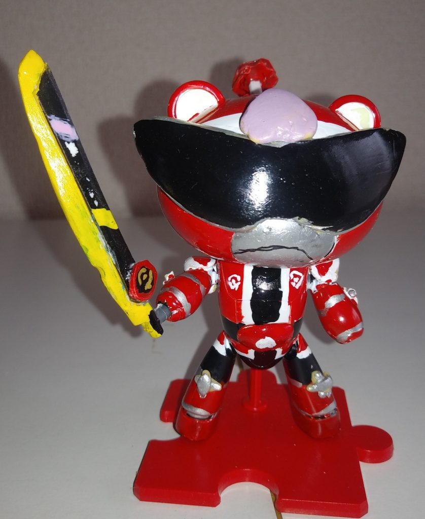 ザングラソード。ランナーに、エポキシパテ製の刃先を盛り、プラ板製のグラサンとハンドル？を接着。