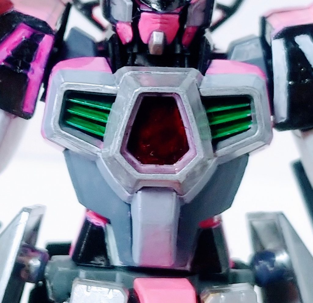 ライダーカード・・・歴代の某ヒーロー達のデータが入っているカード。GBNではカード型の電子媒体になっている。胸部のDCD・ドライブにカードを差し込むことで能力を使うことができるしかし、このプロセスは一切必要ない 本人曰く「この方が楽しい」らしい