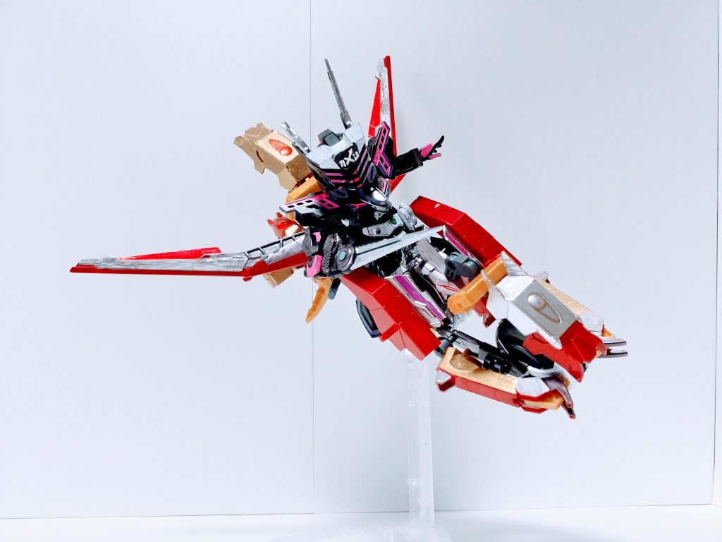 各鎧の複合型も存在するAnymore Time : RYUKI×KIVA×Wおまけ（↓）　憧れの人に会えた嬉しさより邪魔されてレアアイテムを逃した怒りが大きい特撮ファンとまた乱入してる特撮ファン