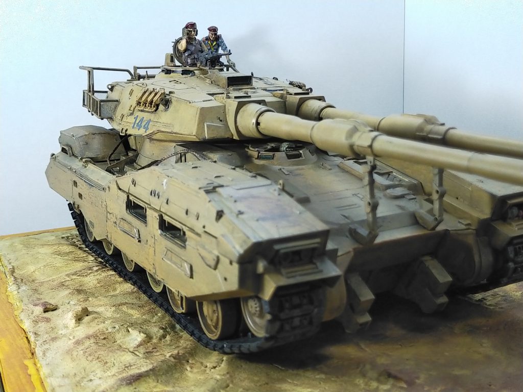 室内撮影だとまた色味が変わりますね。