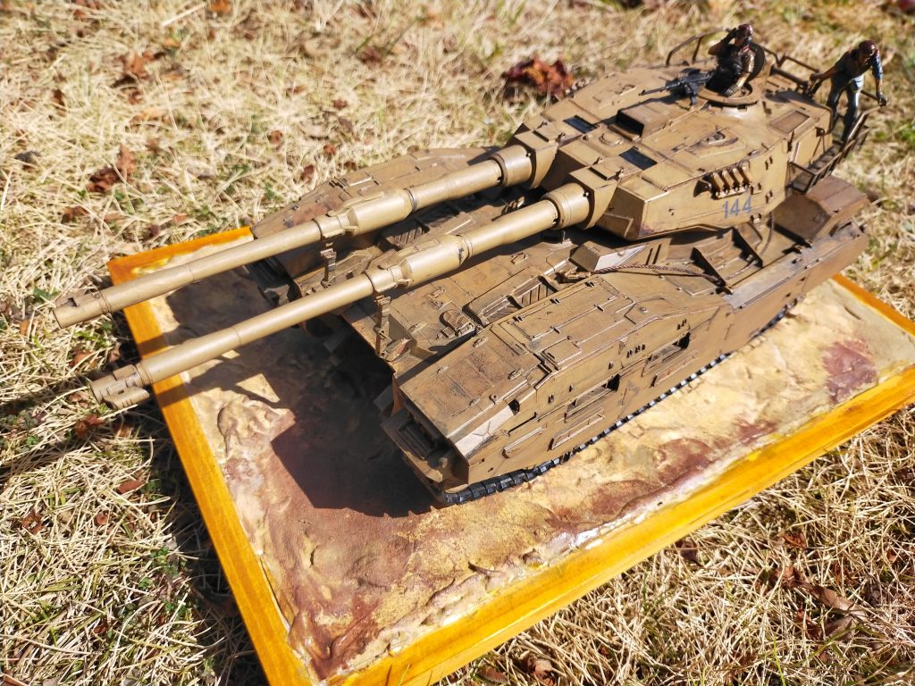 久しぶりにジオラマ風の土台も作成。土台は100円ショップのフォトフレームと紙粘土。フレームを水性ニス。