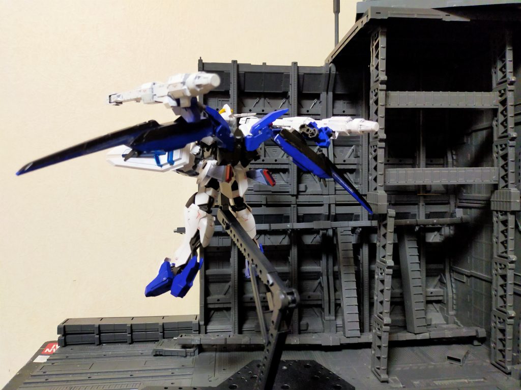 ハイマットフルバーストモード2何だかガンダムダブルエックスのツインサテライトキャノンに似てるw。