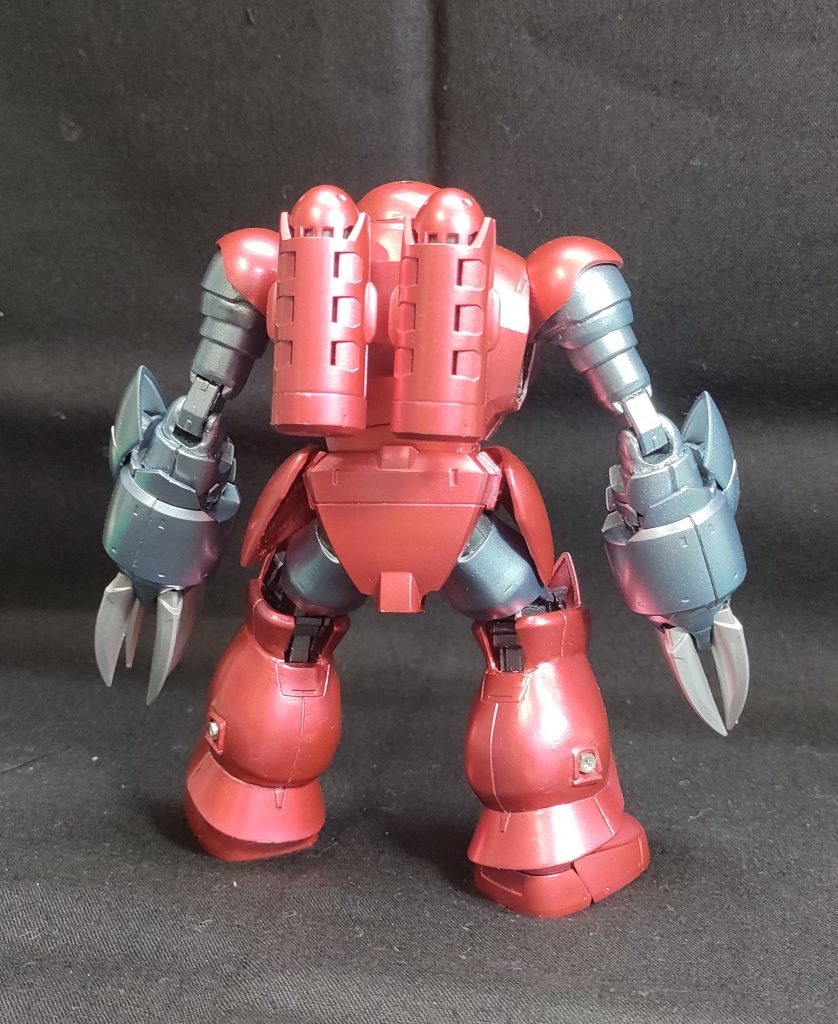 背中から尻にかけて、後ろ姿の絵が確認出来なかったのでいじっていません。ふくらはぎはシャアザクの膨らみ具合がいい感じだったので貼り付けました。バックパックはRGのものを使用