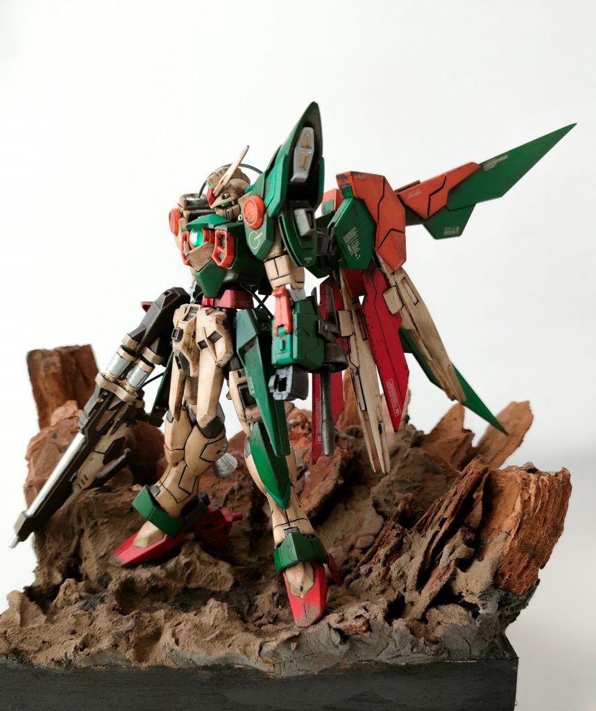 プロポーション調整のため各部延長、ヒール化、スジボリ、プラパーツ貼り付け等色々やっています。いつもやりすぎてしまうスプリングとワイヤーは腹部とライフルだけにしました。