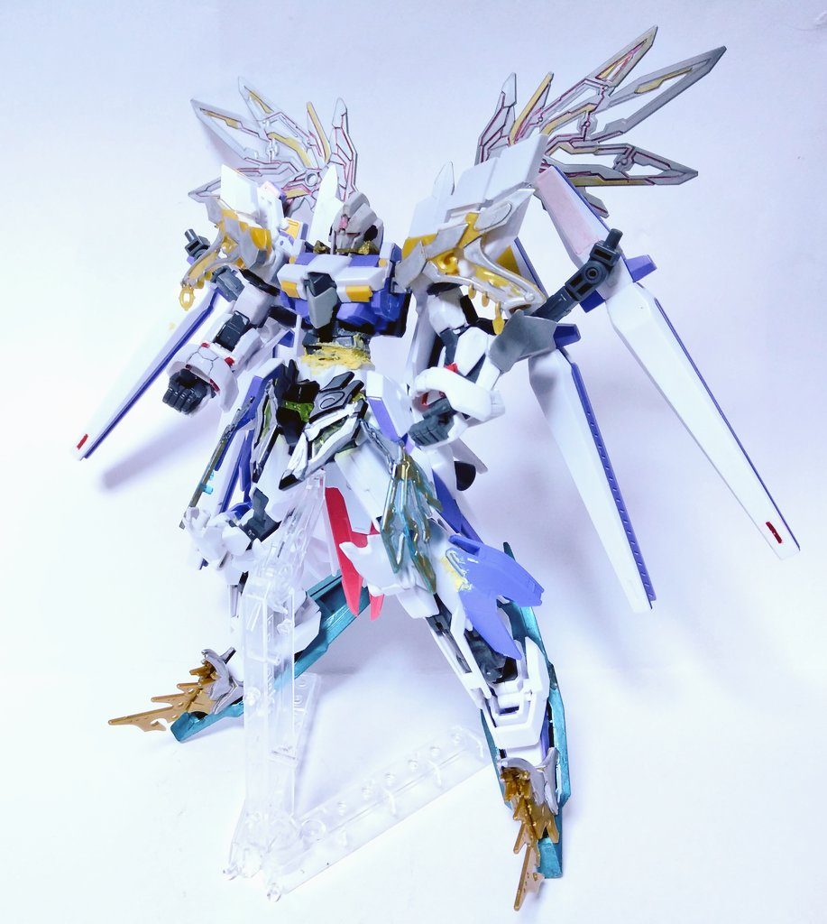 こちらが途中段階。ポンづけ中心で改造してまして、加工箇所はそこまで多くはありません。あと、頭はZZⅡのを使ってます。