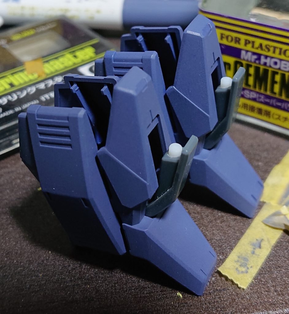 脚部ミサイルランチャーはプラ棒で自作しました。