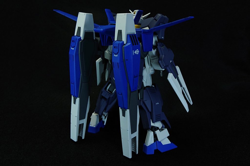 ブルー部と増加装甲はガンダムマーカーエアブラシシステムによる塗装です。