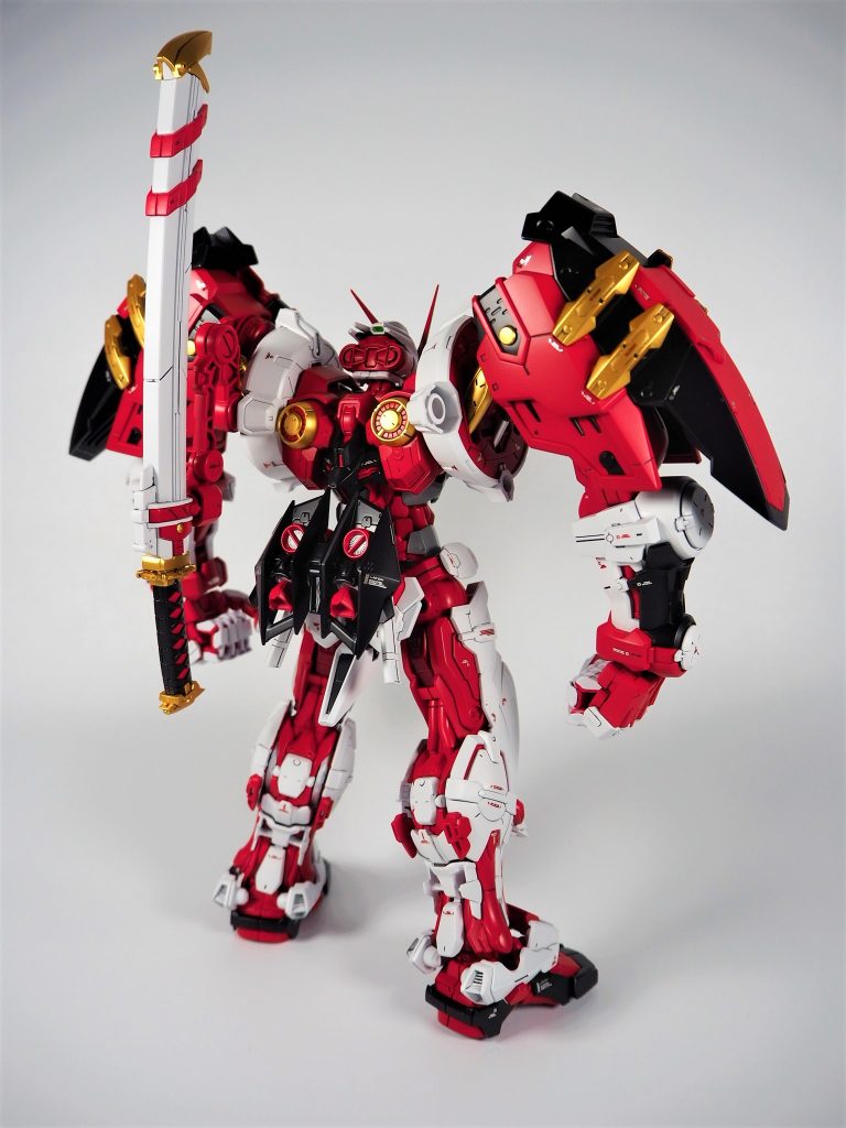 リアほぼ素の状態でこの高密度ハイレゾは塗装が絡むと途端に製作難度が上がるが、それだけの価値ありデカールはメタリック系を使用している為、光を当てると輝きます