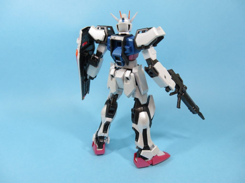 EG ストライクガンダム　チタニウムフィニッシュ風　メラミンスポンジ塗装–2枚目/制作者：Gタクヨ