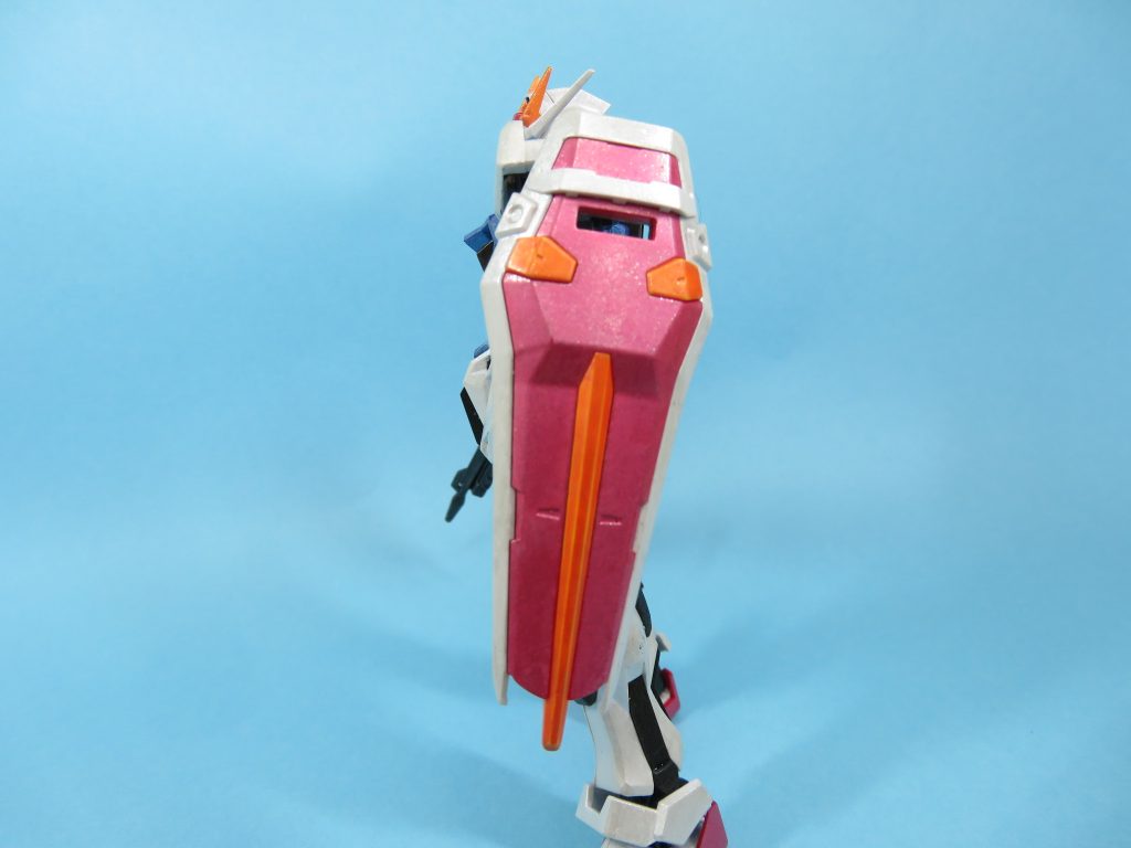 ラメの粒子感を出すために、乾燥後軽く磨いています。