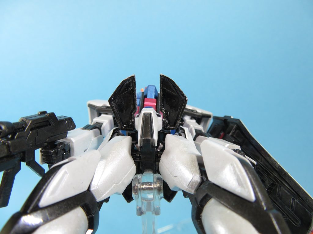 EG ストライクガンダム　チタニウムフィニッシュ風　メラミンスポンジ塗装–7枚目/制作者：Gタクヨ