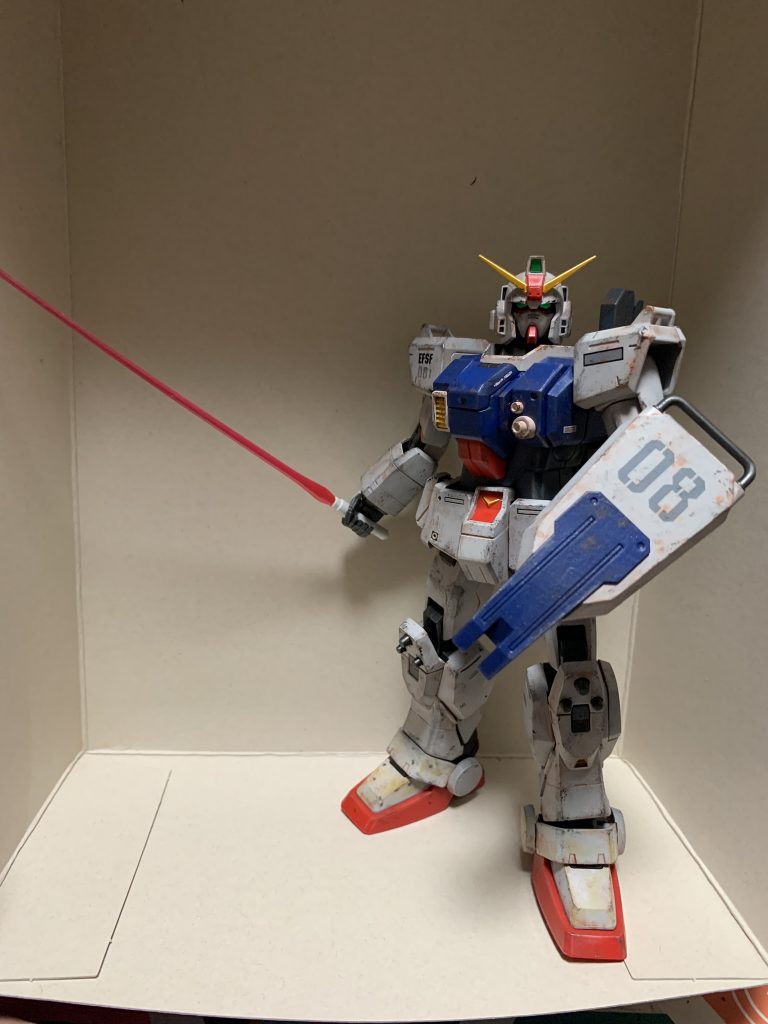 アチコチ汚して雰囲気出たかなぁ~という感じです♪(*'ω'*)08小隊は前線の臨時基地みたいな場所で運用されてますから、清掃などは行き届かず汚れは目立つ感じで運用され続けてるんじゃないか・・・という妄想です。