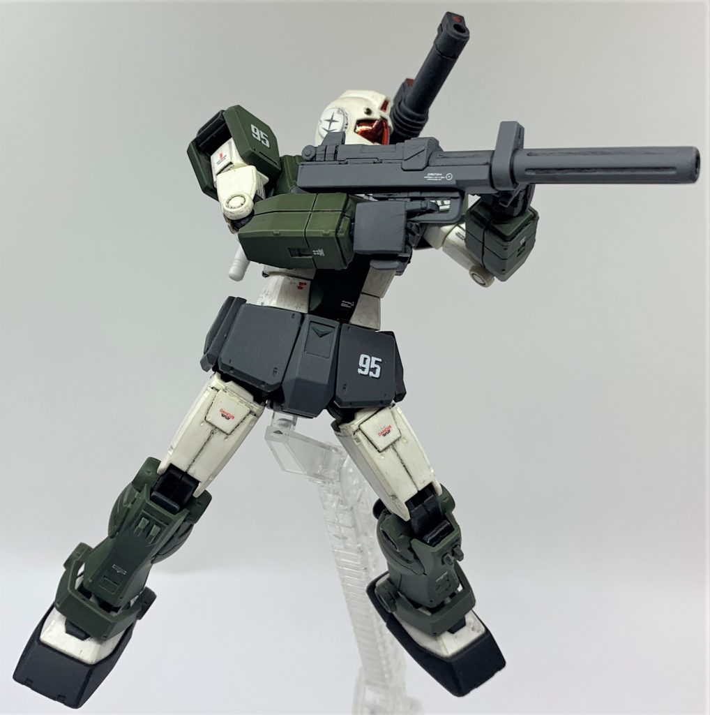 オリジンHGキットは若干部品数が多いものの、合わせ目処理の少なさ等を考えるとトータル工数が少なく、手軽に組めるのが魅力的ですね。素組みのままでも十分カッコいいですし、つくづくいい時代になったと思います。最後までご覧いただきありがとうございました。