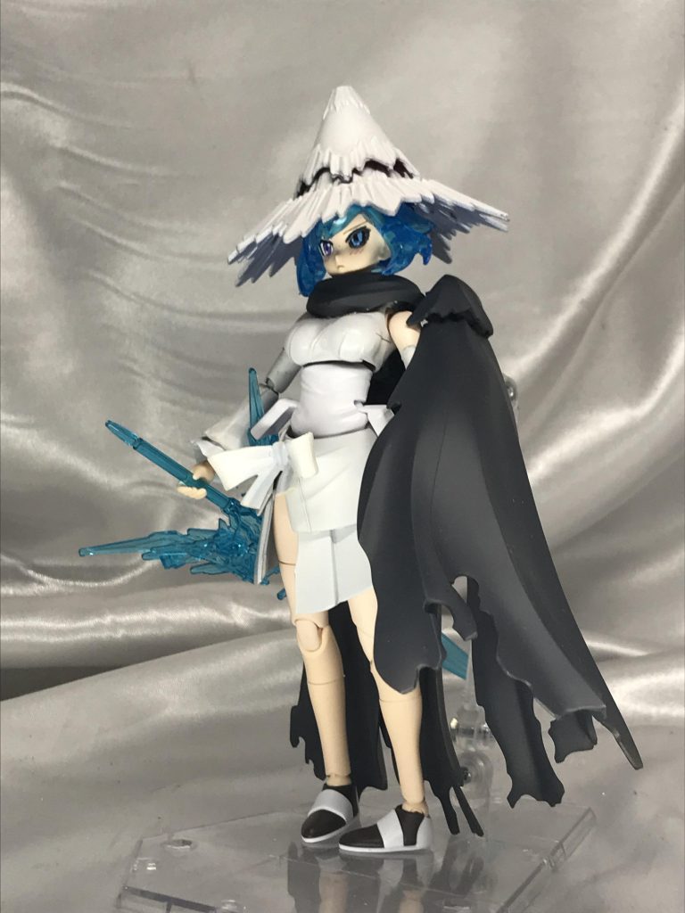 基本ダイバーアヤメを改造しマント系は他社から。魔女帽子は30MMのエフェクトパーツを組み合わせました。